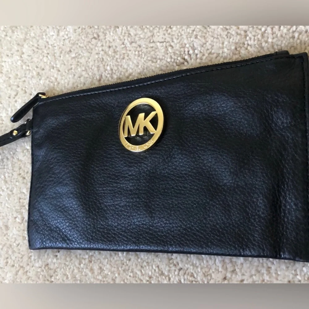 Michael Kors Fulton Clutch/Wristlet - Black with gold accents - Picture 3 of 12